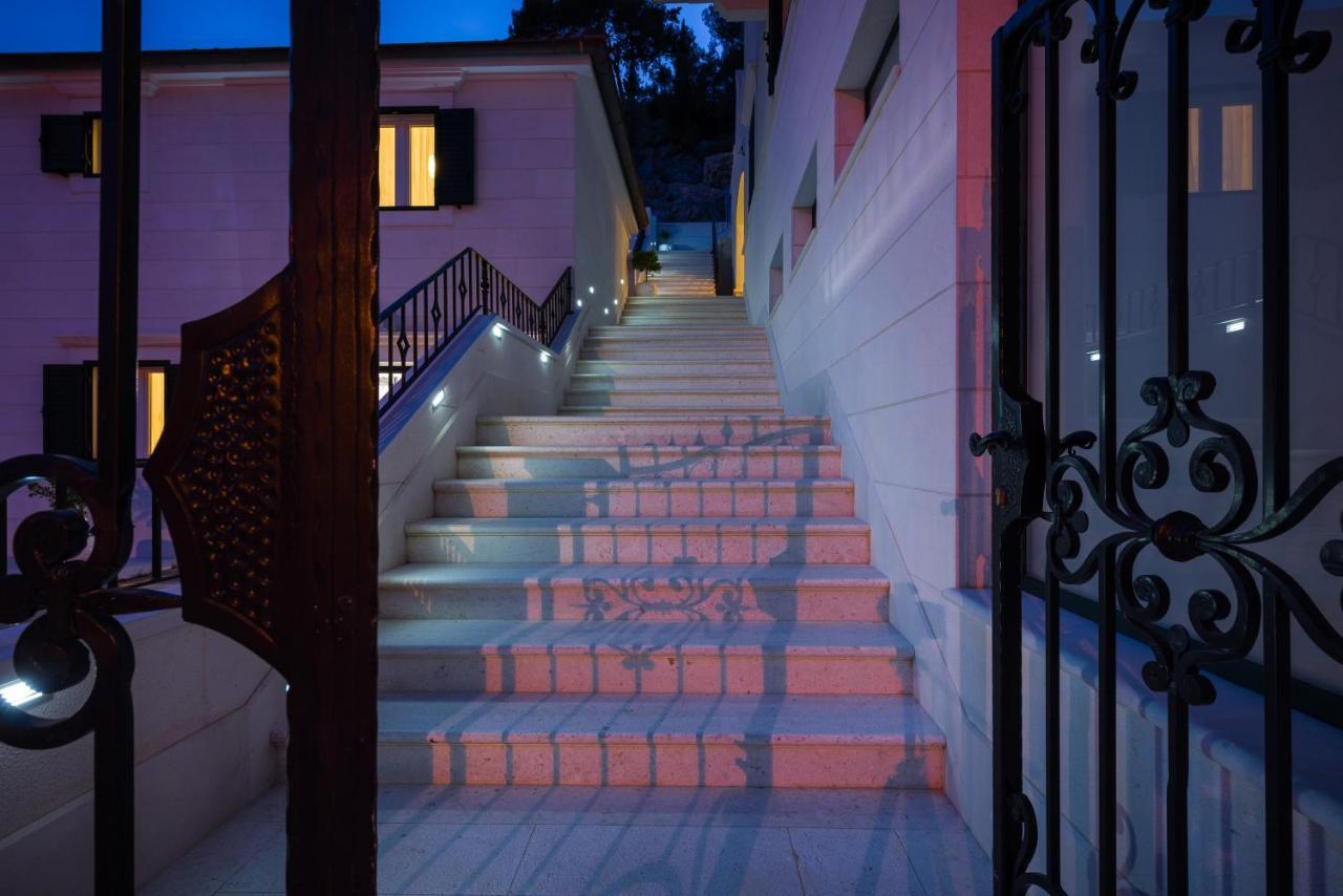 Villa Kogo ฮวาร์ ภายนอก รูปภาพ
