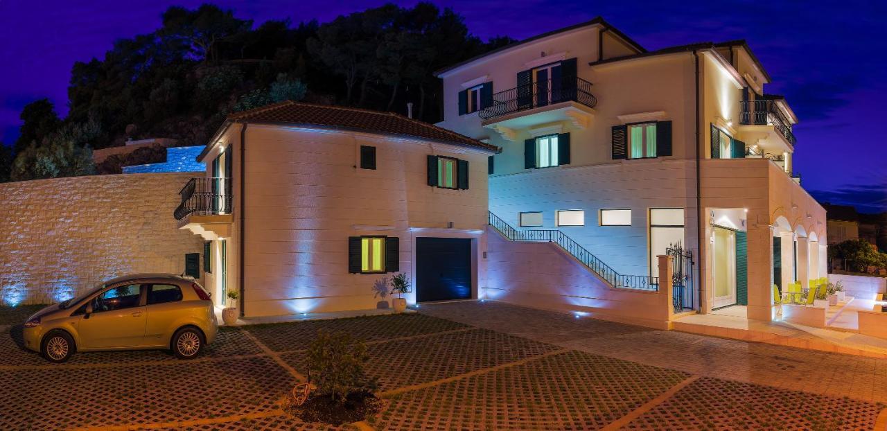 Villa Kogo ฮวาร์ ภายนอก รูปภาพ