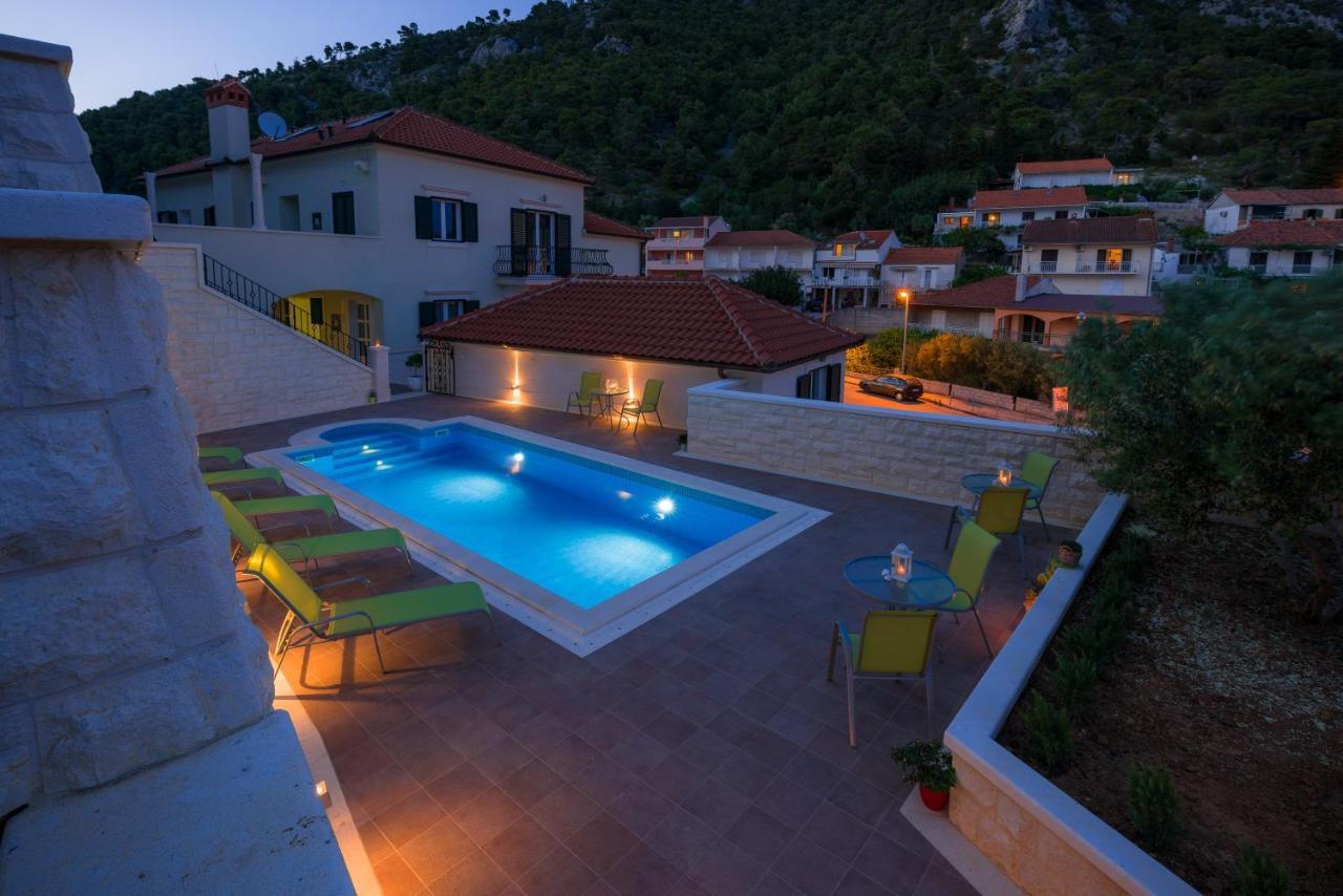 Villa Kogo ฮวาร์ ภายนอก รูปภาพ