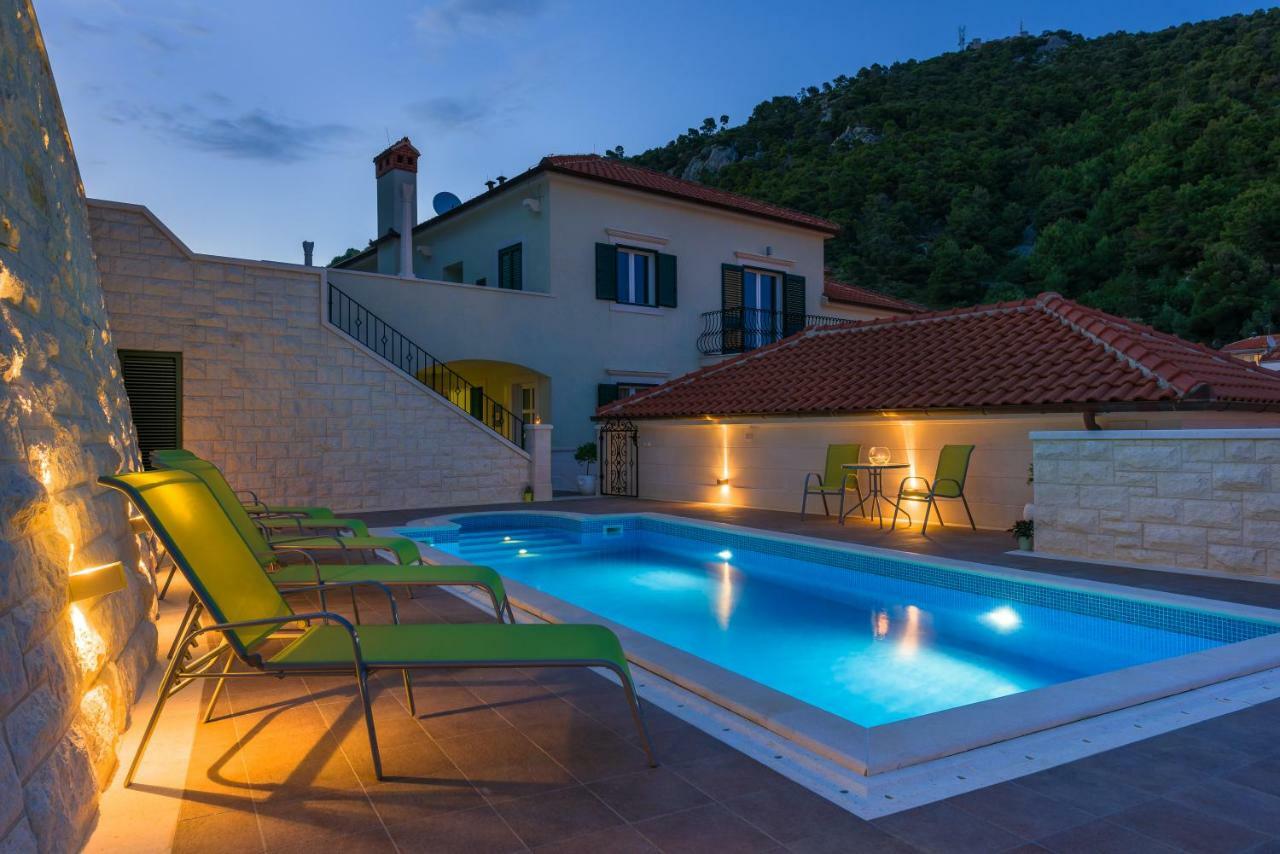 Villa Kogo ฮวาร์ ภายนอก รูปภาพ