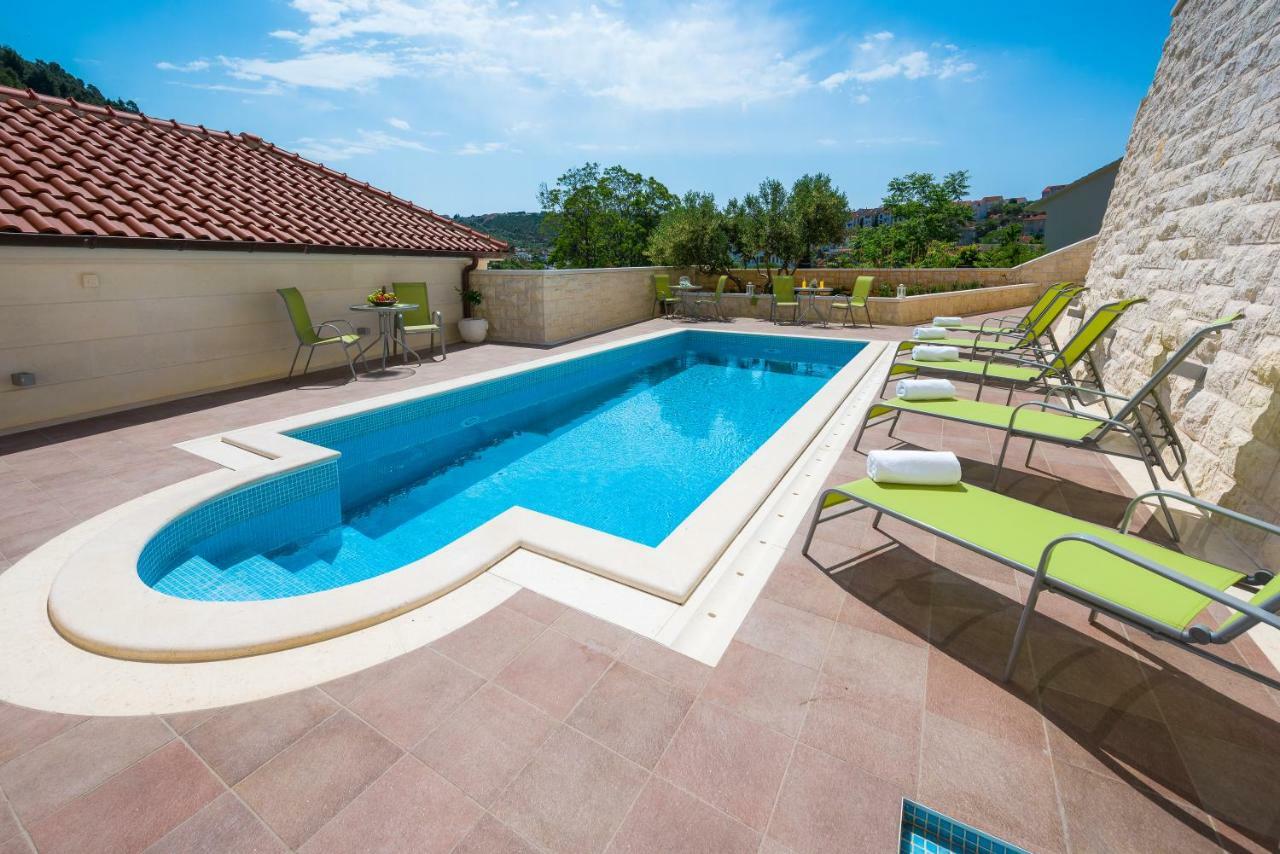 Villa Kogo ฮวาร์ ภายนอก รูปภาพ
