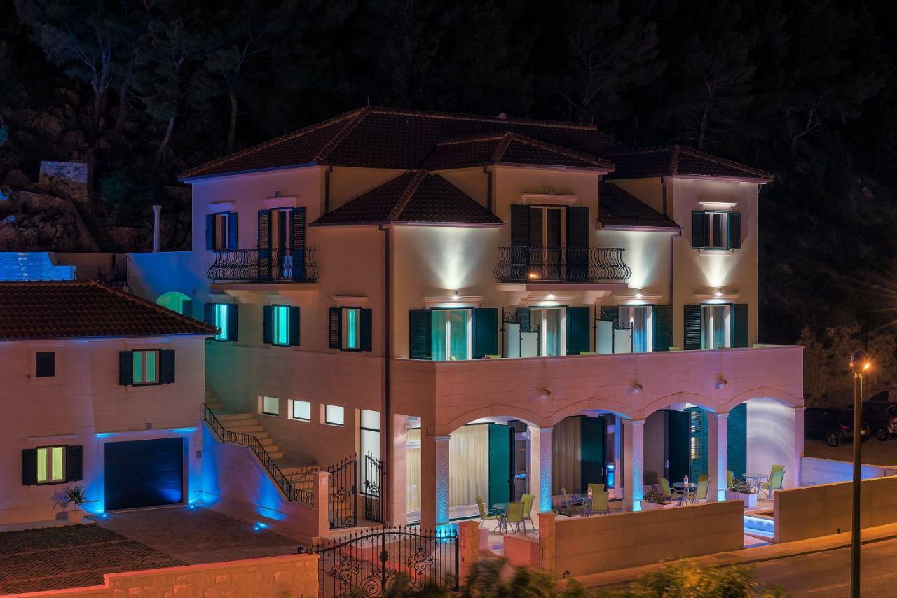 Villa Kogo ฮวาร์ ภายนอก รูปภาพ
