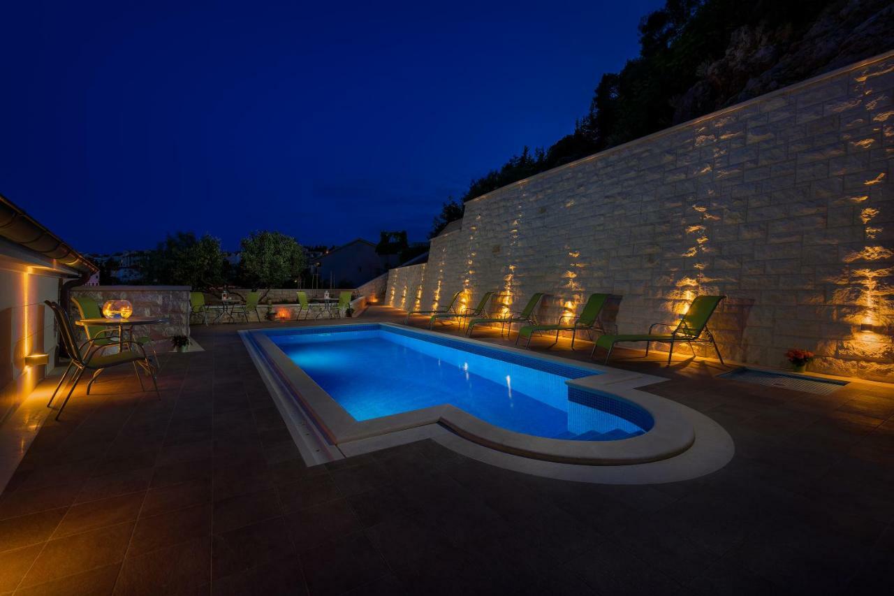 Villa Kogo ฮวาร์ ภายนอก รูปภาพ