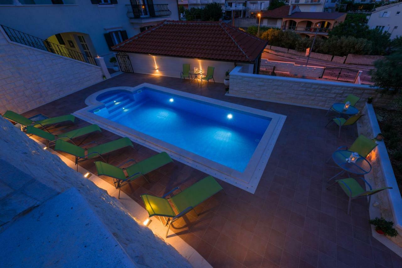 Villa Kogo ฮวาร์ ภายนอก รูปภาพ